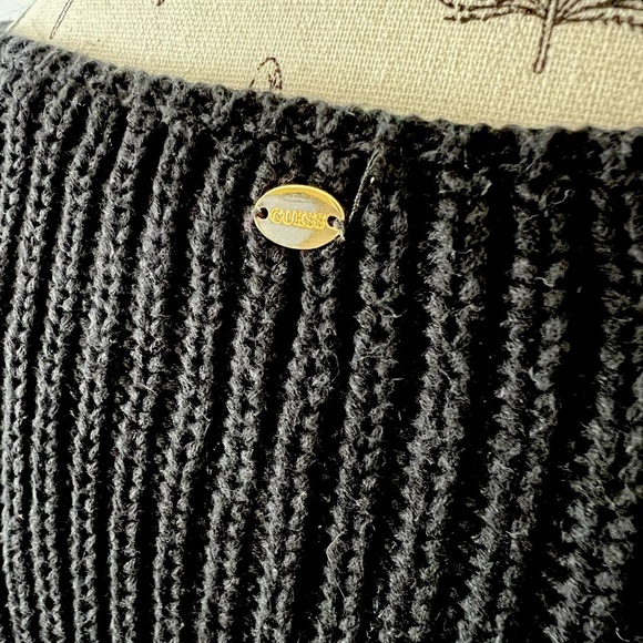 Guess diagonal side zipper sweater - Picture 4 of 6